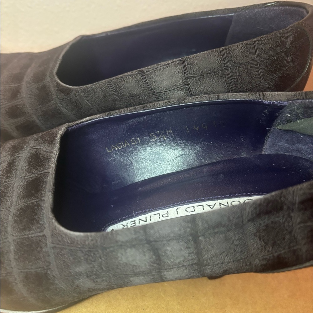 Donald Pliner Lacia Crocodile Pattern Heels size 5 1/2 square toe pointed - Picture 9 of 9